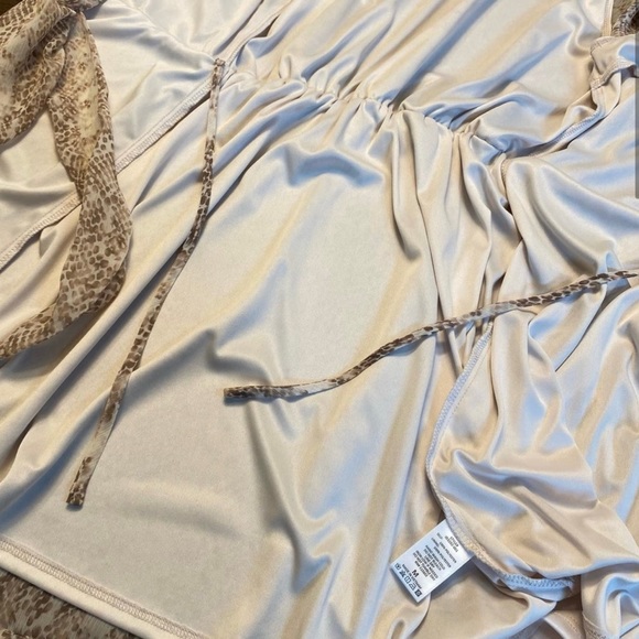 Gorgeous All in Favor Wrap Dress Snake Print
Nordstrom Women's Size Medium - Picture 3 of 12